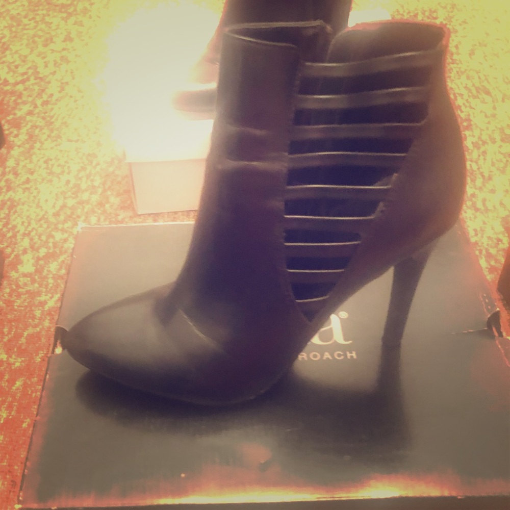 They only been worn couple times